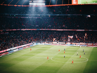 Allianz Arena Sponsor Lounge, München. Billede fra Unsplash af Dominik Hofbauer 