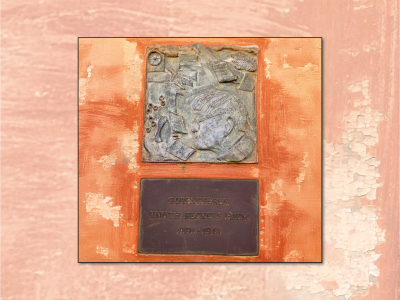 Mindeplade på Knuth Beckers hjem, Hjørring