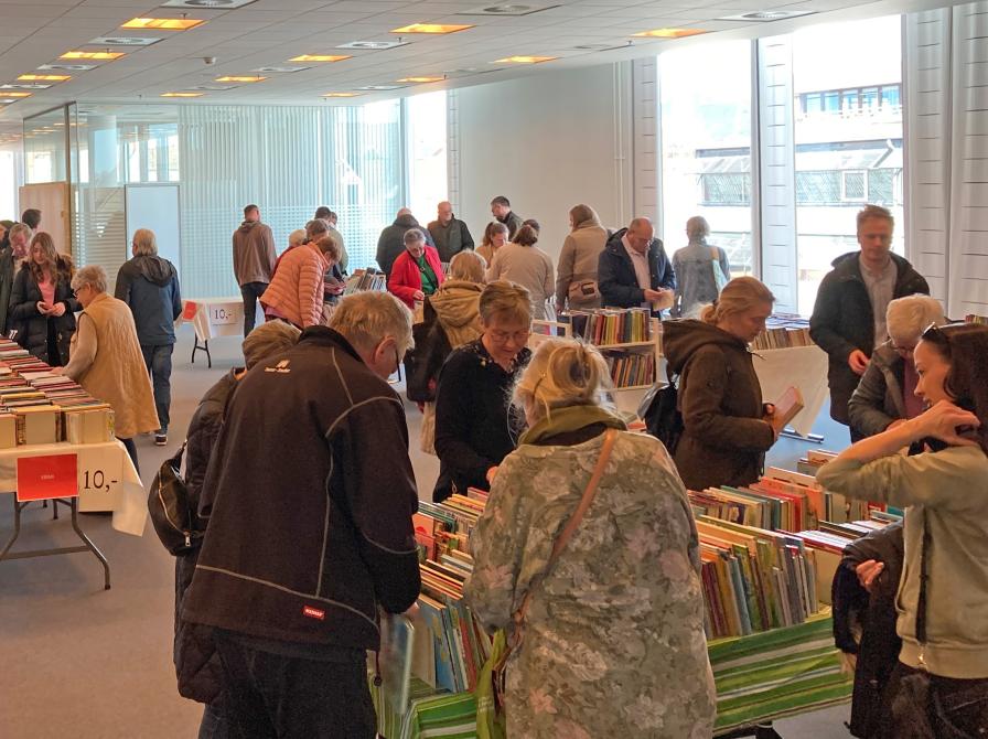 Billede fra bogsalg 2024