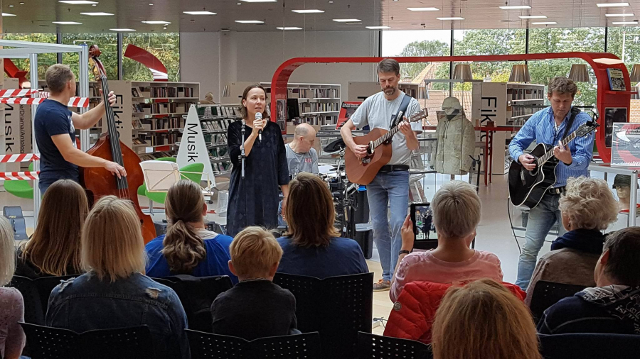 Mini-koncert på Hjørring Bibliotek